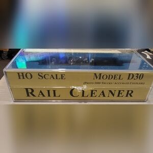 HO Scale Centerline Model D30 Rail Cleaner